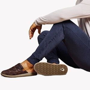 OluKai Mua Ili Leather Mules Slides Slip On Loafers Shoes Like New NWOT